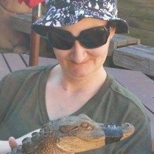 Meet your Posher, Leslie